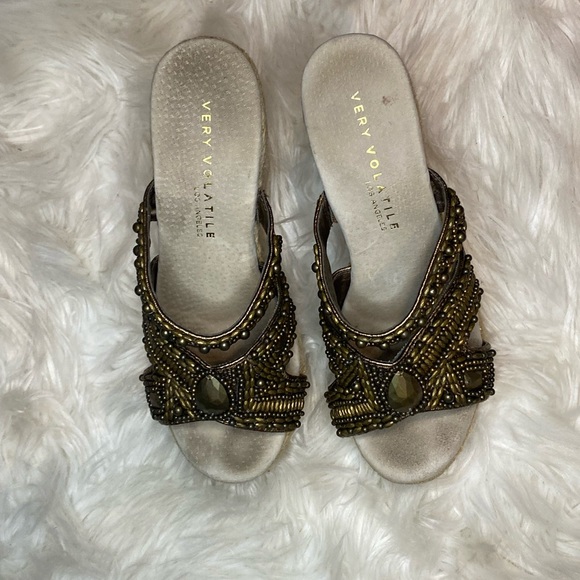 Very Volatile Surplus Bronze Wedge Sandals - Picture 4 of 6